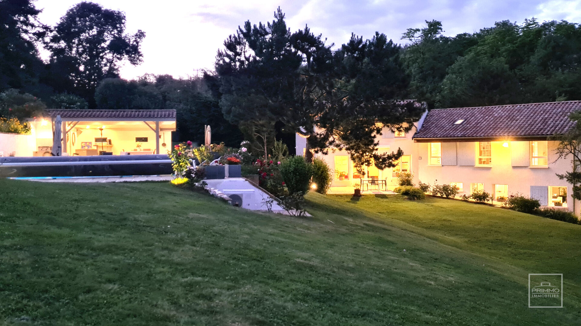 Saint Cyr , Maison de 295m²  sur un magnifique terrain de 4365m²