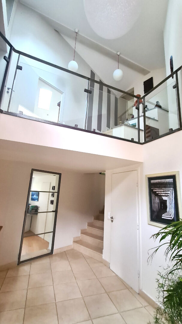Saint Cyr , Maison de 295m²  sur un magnifique terrain de 4365m²
