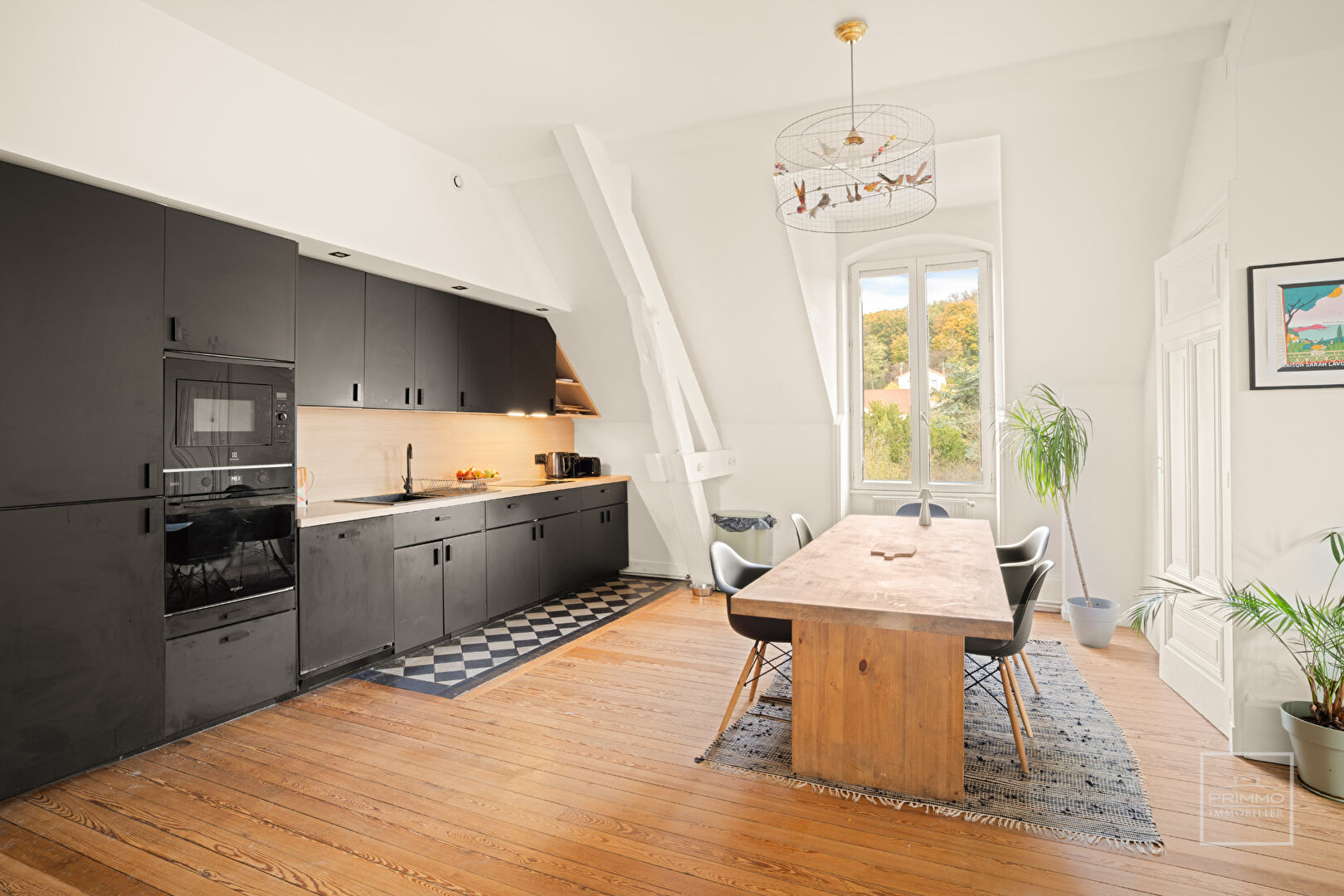 Neuville-sur-Saône – Appartement 130m² – 3 chambres – Grenier – Parking – Cave – Jardin partagé