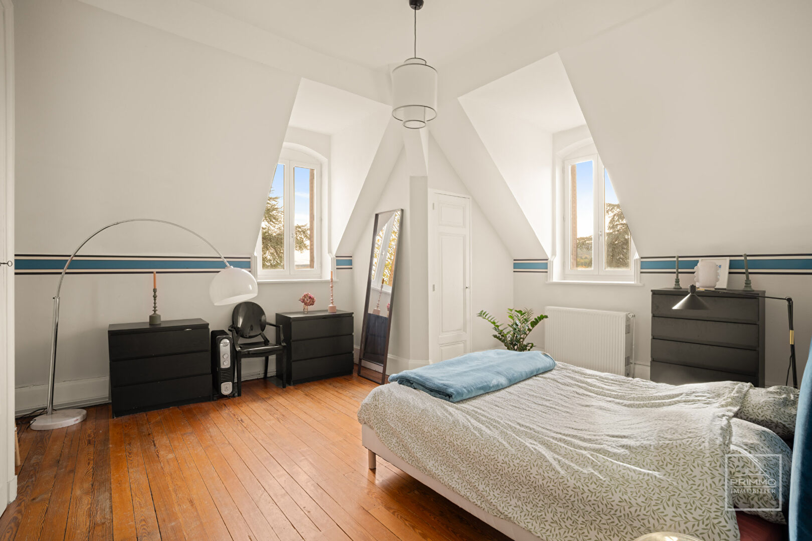 Neuville-sur-Saône – Appartement 130m² – 3 chambres – Grenier – Parking – Cave – Jardin partagé