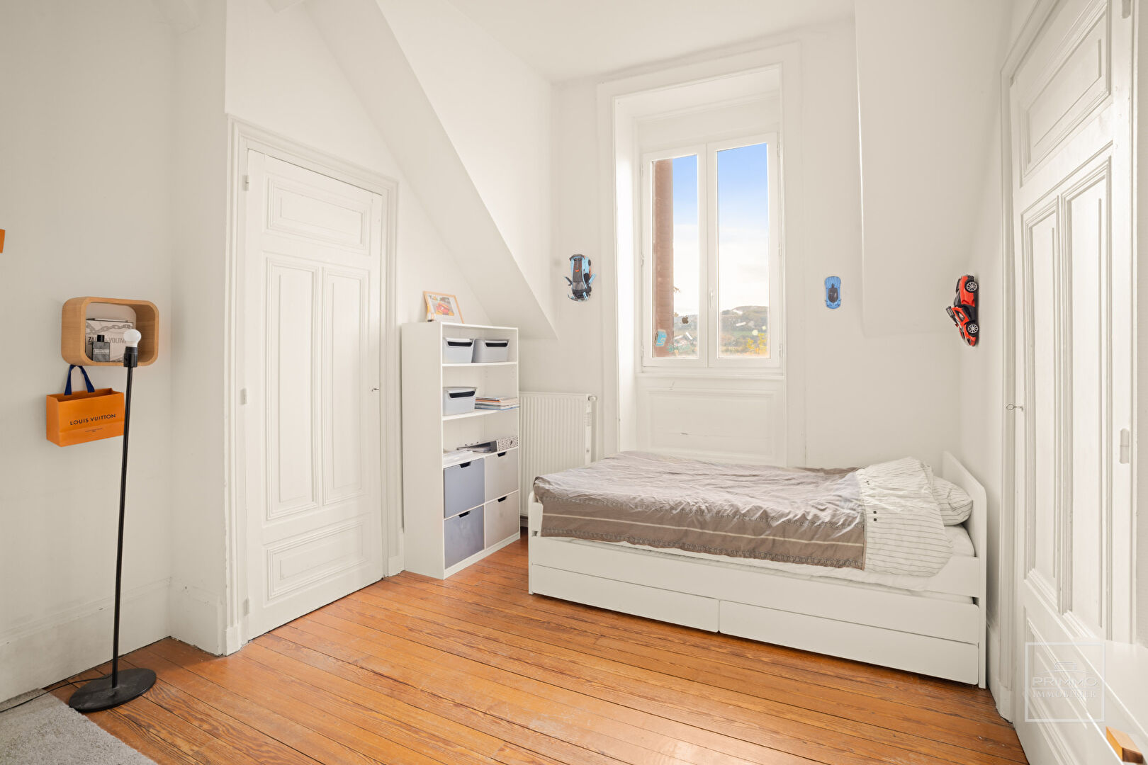 Neuville-sur-Saône – Appartement 130m² – 3 chambres – Grenier – Parking – Cave – Jardin partagé