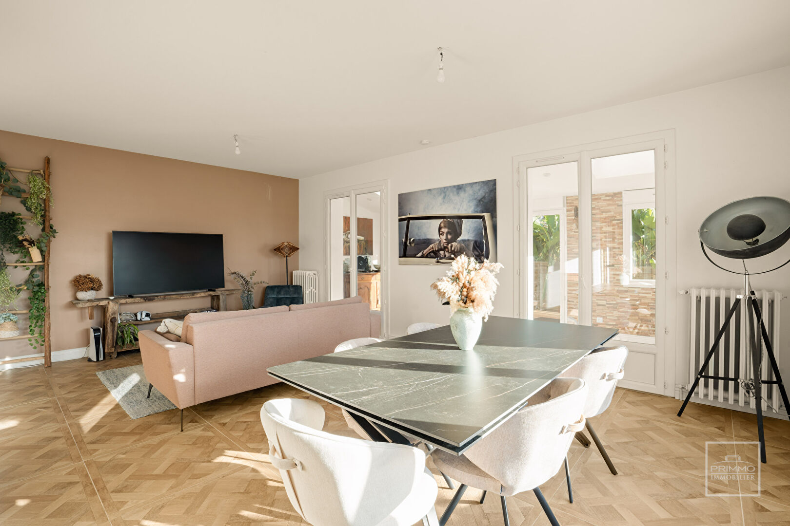 Neuville-sur-Saône – Maison 4 chambres + bureau – Garage + Sous-sol