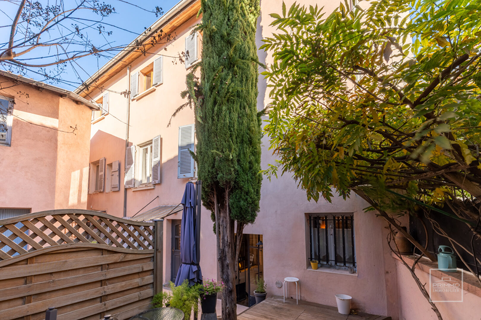 Fontaines-sur-Saône – Maison ancienne 150m² – Terrasse – Cave aménagée
