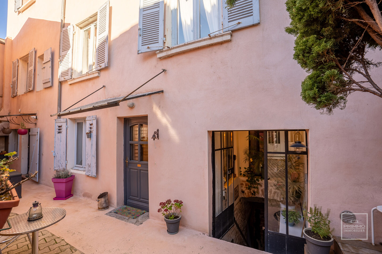 Fontaines-sur-Saône – Maison ancienne 150m² – Terrasse – Cave aménagée