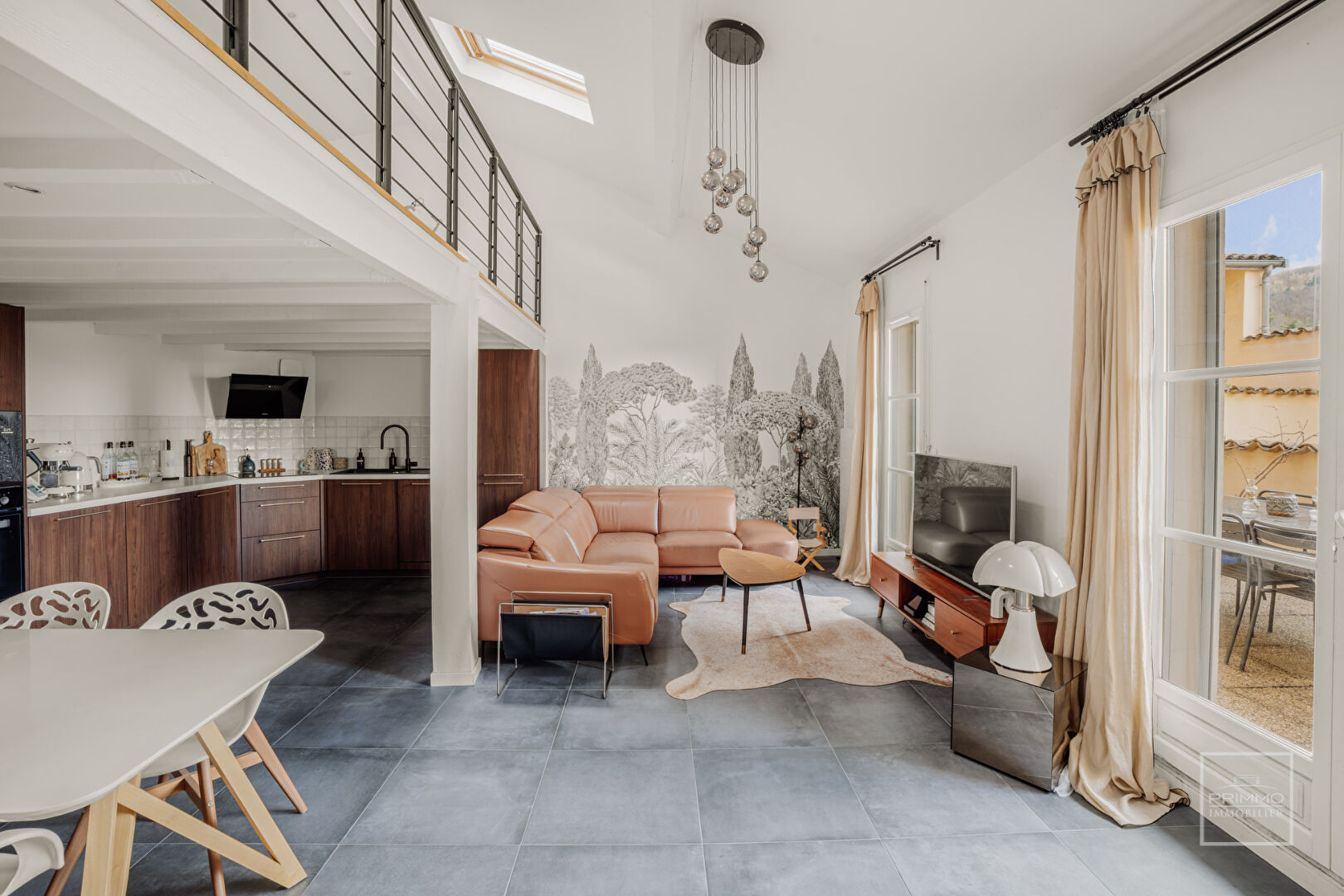 LIMONEST – COEUR VILLAGE,  88m², DUPLEX, TERRASSE & PARKING