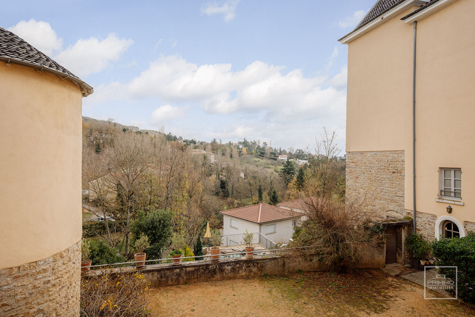 LIMONEST – COEUR VILLAGE,  88m², DUPLEX, TERRASSE & PARKING