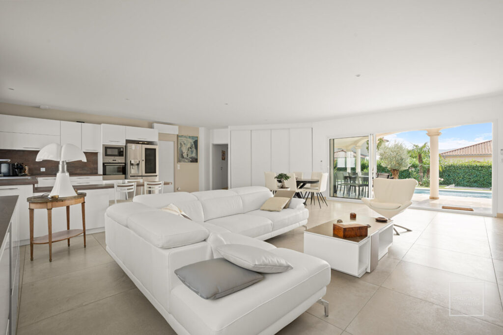 Villa PLAIN PIED 4 chambres, jardin aménagé, piscine