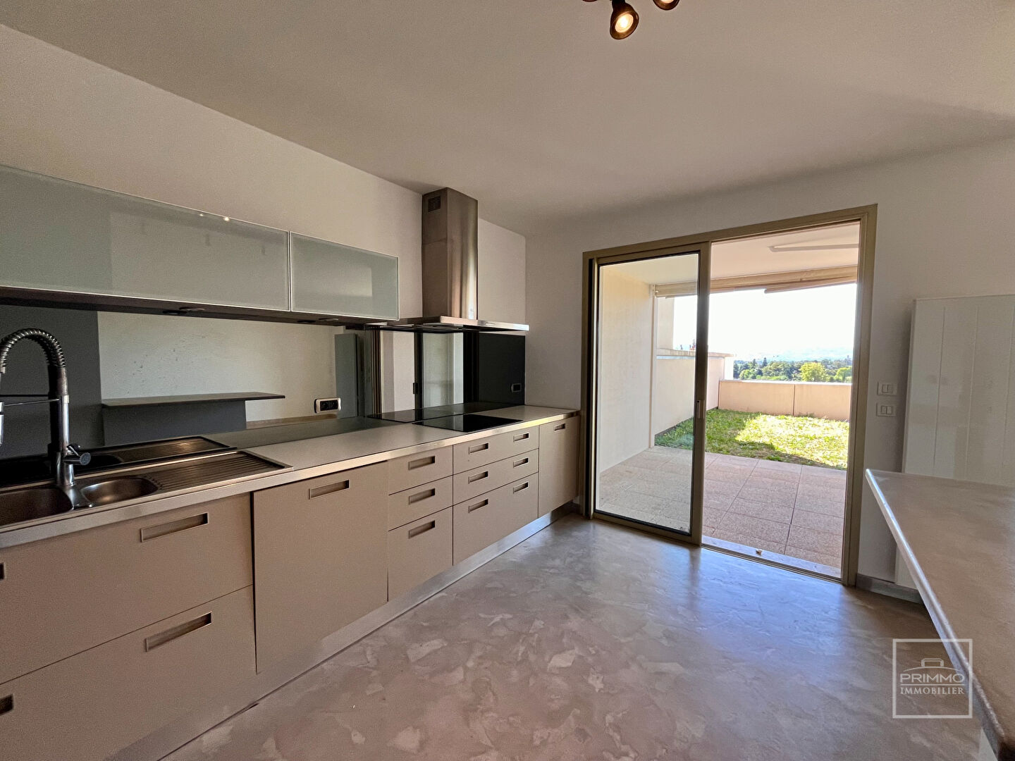 T4 – Résidence de Standing avec piscine et tennis- Centre Saint Didier au Mont d’Or