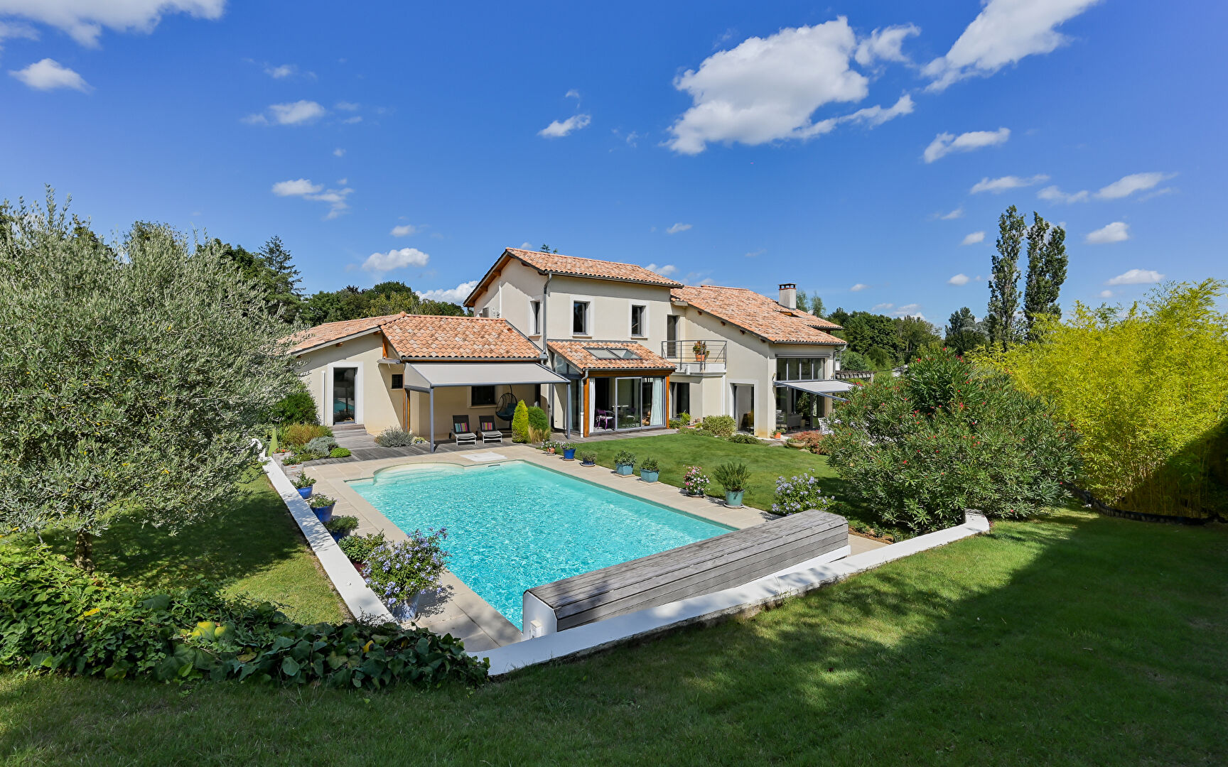 SAINT CYR AU MONT D’OR, Maison familiale de 261m²  sur un magnifique terrain paysager de 3000m²