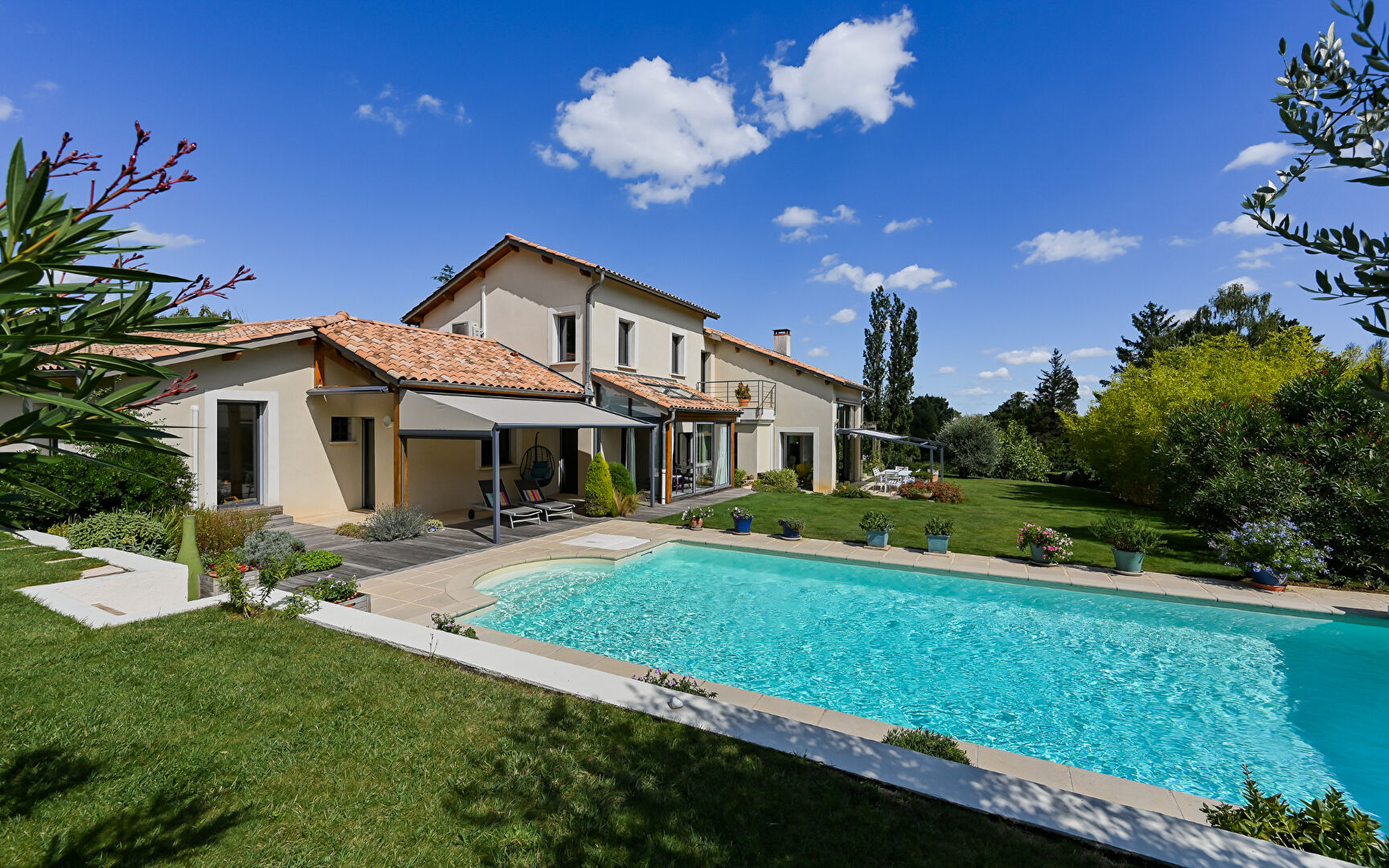 SAINT CYR AU MONT D’OR, Maison familiale de 261m²  sur un magnifique terrain paysager de 3000m²