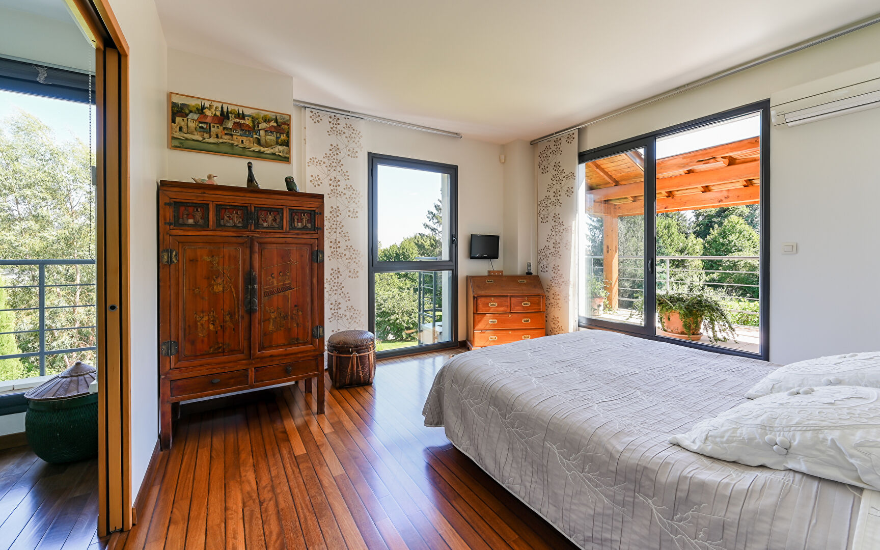 SAINT CYR AU MONT D’OR, Maison familiale de 261m²  sur un magnifique terrain paysager de 3000m²