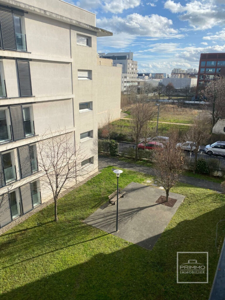 LYON 7, ETAGE ELEVE, 61.88m², GRAND BALCON