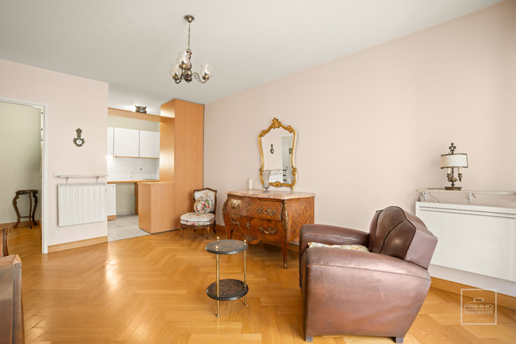 LYON 6, 43.75m², BALCON, POSSIBILITÉ GARAGE