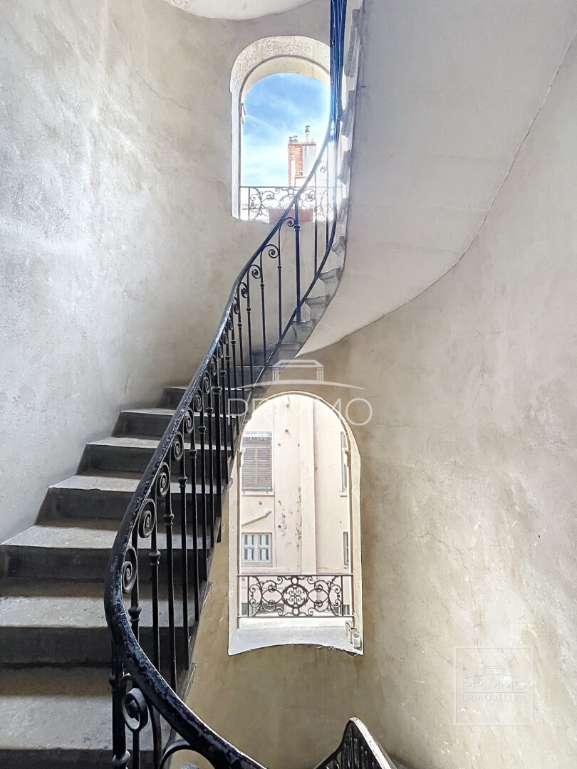 LYON 2E – AINAY – APPARTEMENT 81,25 M² – CHARME DE L&rsquo;ANCIEN – RÉNOVATION DE QUALITÉ – PARKING