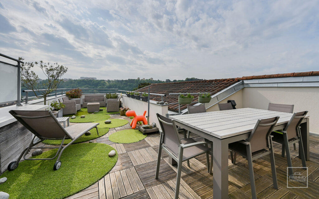 Saint Rambert, proche Ile Barbe, Appartement Toit Terrasse cinq pièces de 135m²