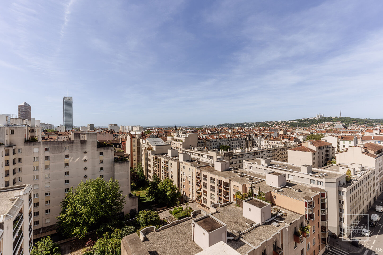 LYON 6, ETAGE ELEVE, 111.07m², BALCONS, GRAND GARAGE