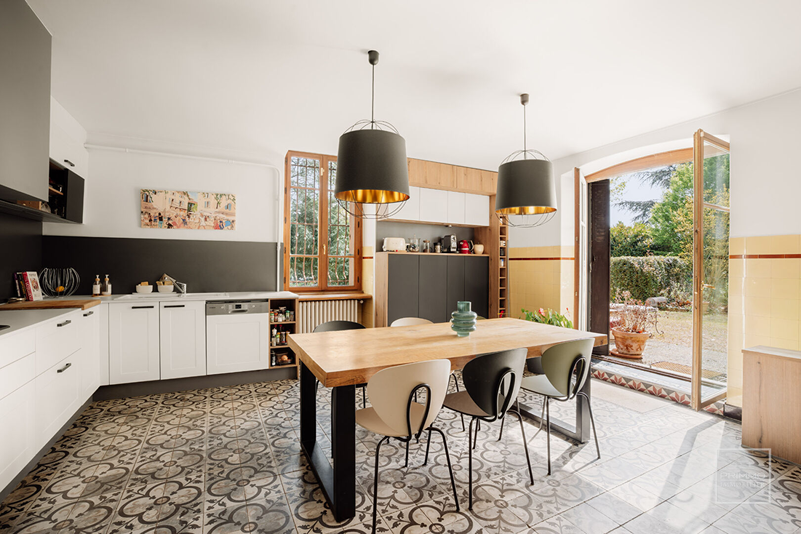 NEUVILLE SUR SAONE – 137m² DE CHARME, JARDIN 1385m² & PARKING