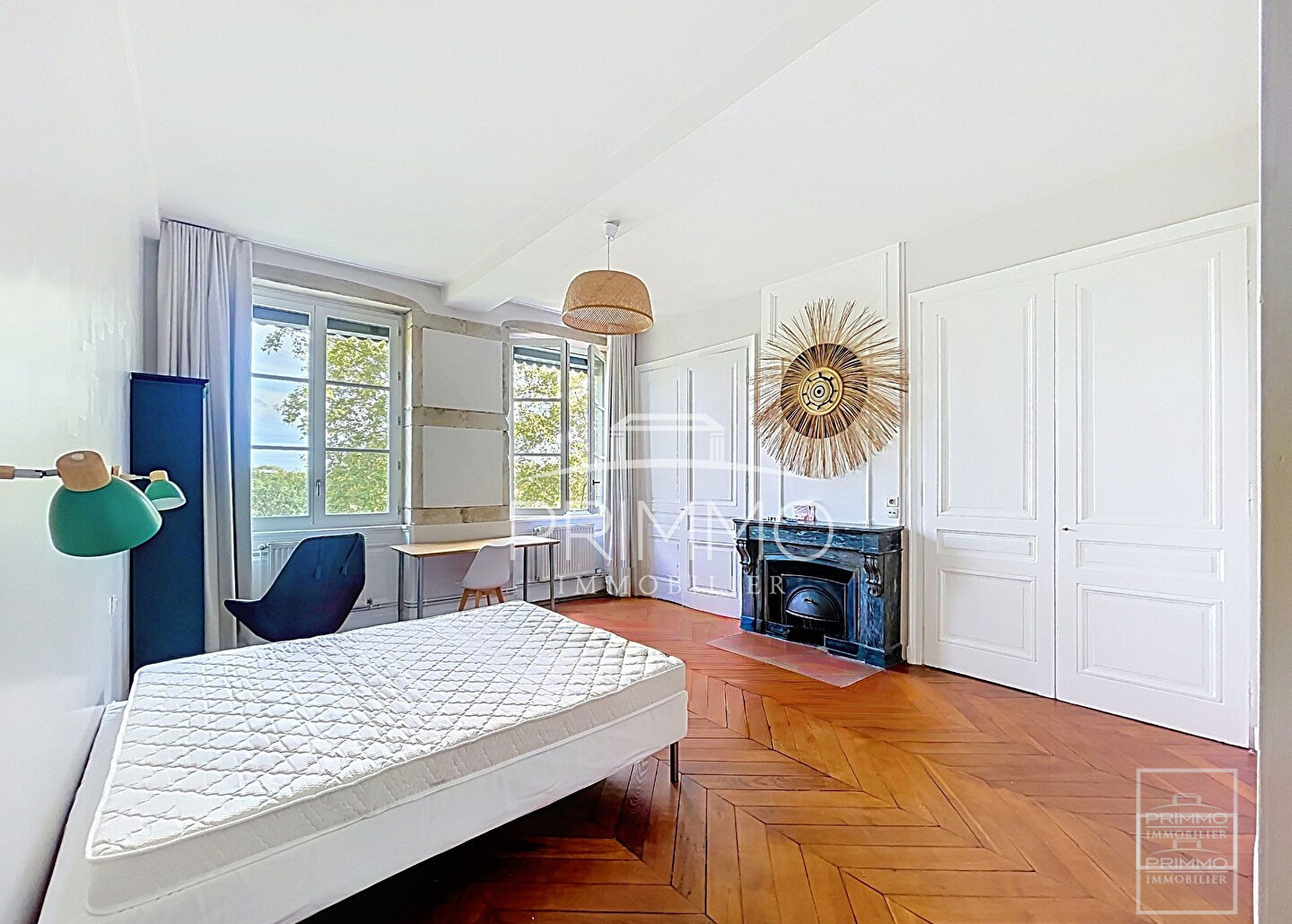 LYON 4E – APPARTEMENT FAMILIAL DE 148 M² – VUE DÉGAGÉE SUR LE RHÔNE ET LE PARC – CHARME DE L&rsquo;ANCIEN