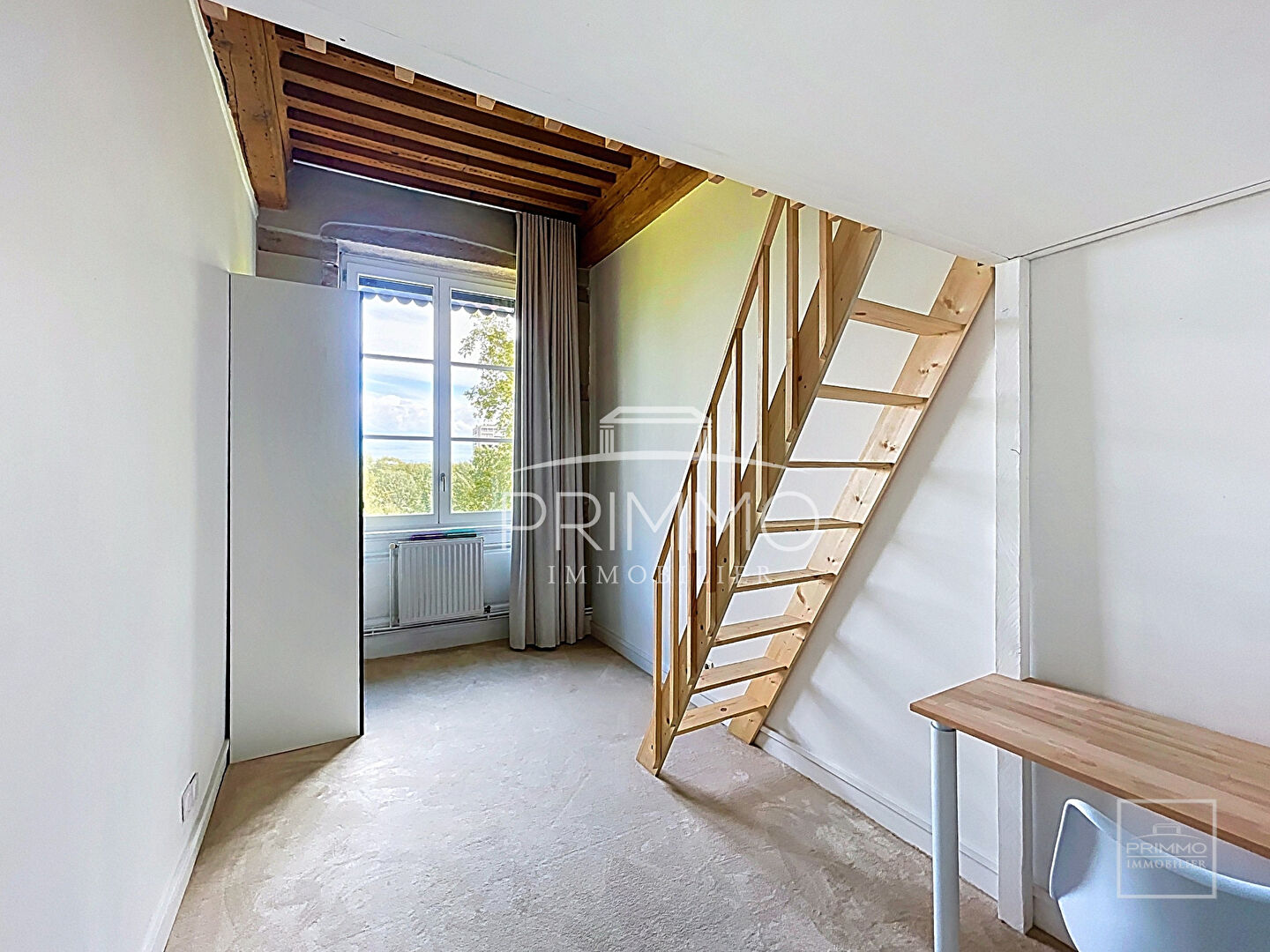 LYON 4E – APPARTEMENT FAMILIAL DE 148 M² – VUE DÉGAGÉE SUR LE RHÔNE ET LE PARC – CHARME DE L&rsquo;ANCIEN