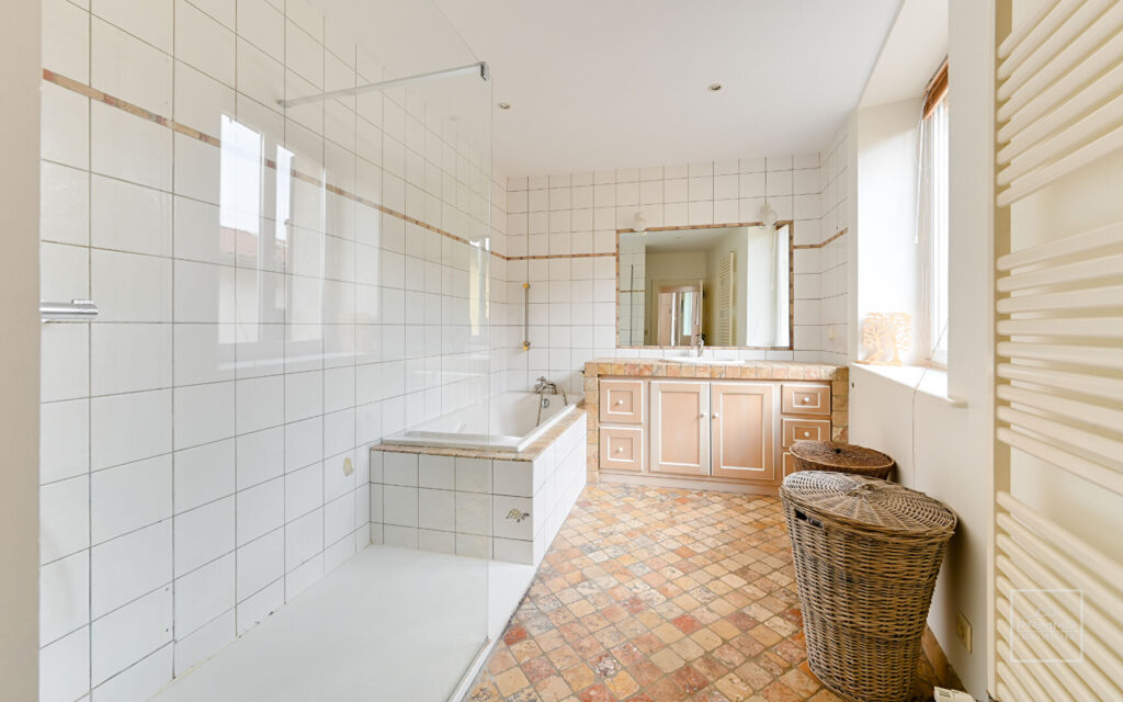 SAINT CYR AU MONT D’OR , Maison de charme de 214m² sur terrain clos de murs de 970m²