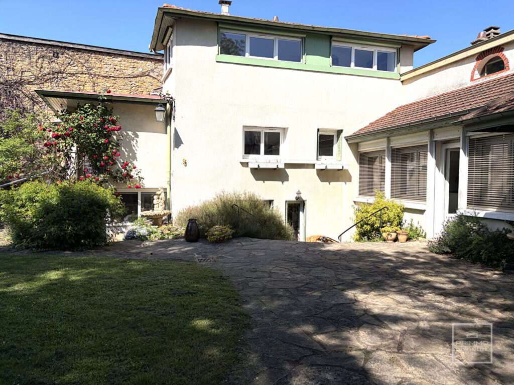 SAINT CYR AU MONT D’OR , Maison de charme de 214m² sur terrain clos de murs de 970m²