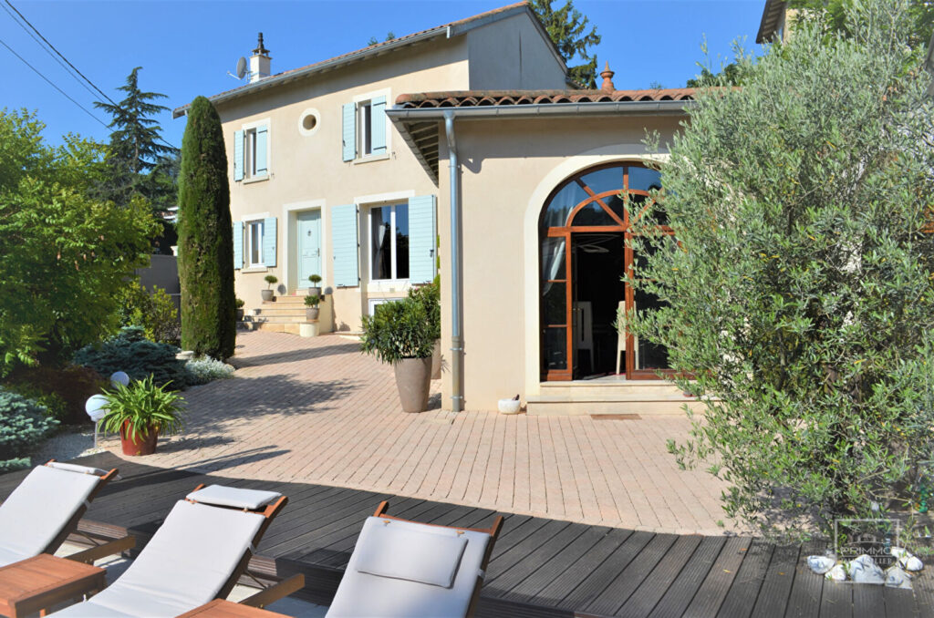 SAINT DIDIER AU MONT D’OR, Maison ancienne de charme d’environ 250m² avec piscine