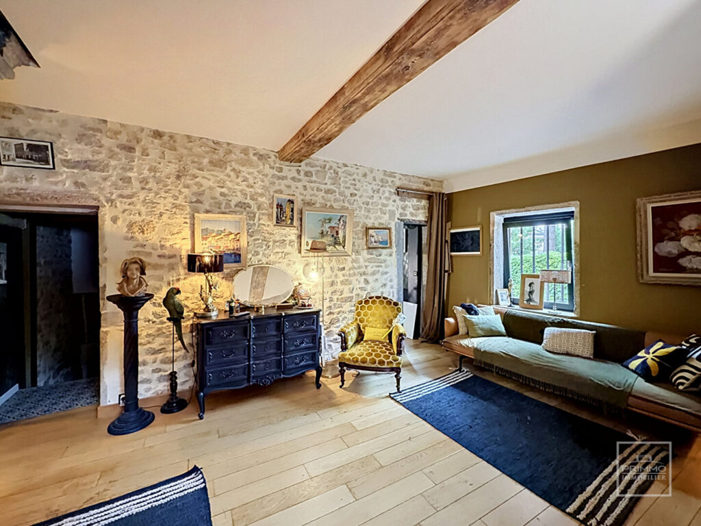 SAINT DIDIER AU MONT D’OR, Maison en pierre du XIXè rénovée en 2021 d’environ 130m².
