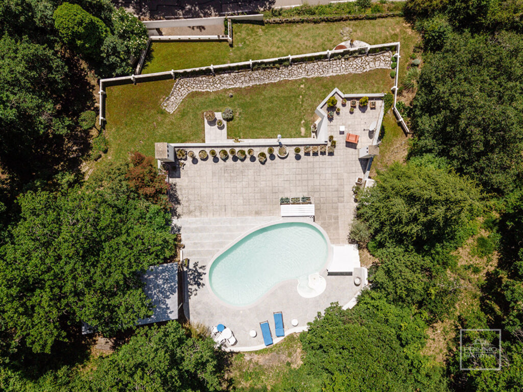 Limonest – 238 m² – Icône californienne des années 60 – vue exceptionnelle