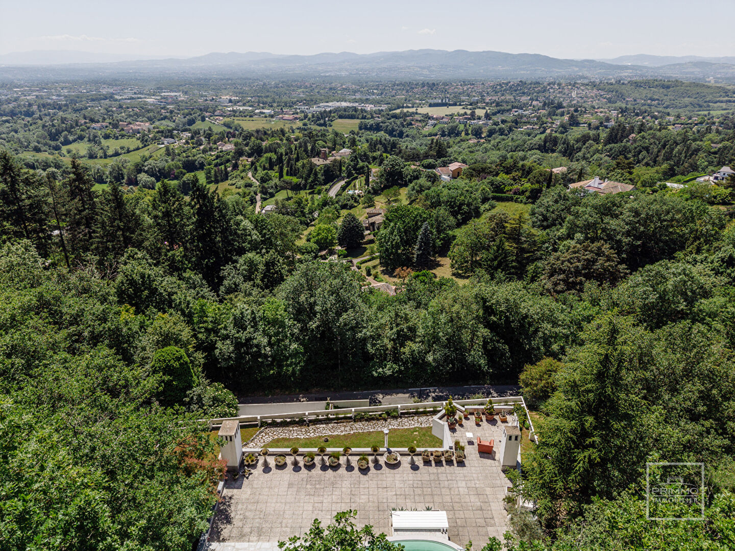 Limonest – 238 m² – Icône californienne des années 60 – vue exceptionnelle
