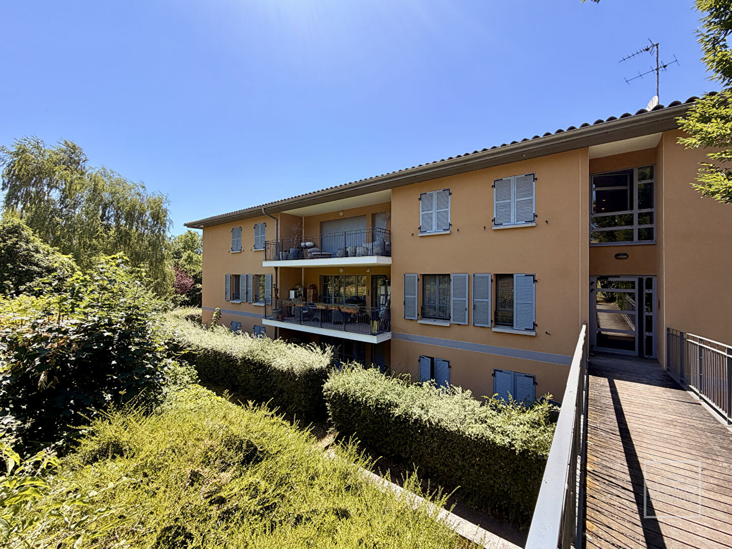 SAINT DIDIER AU MONT D&rsquo;OR T4 avec terrasse plein sud  Dernier étage, sans vis-à-vis, parc de 2,2 ha