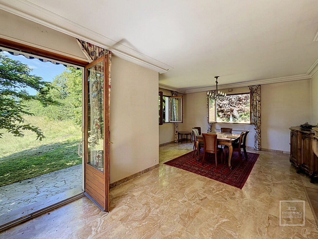 SAINT DIDIER AU MONT D&rsquo;OR, Maison de 182 m² au calme avec beau potentiel