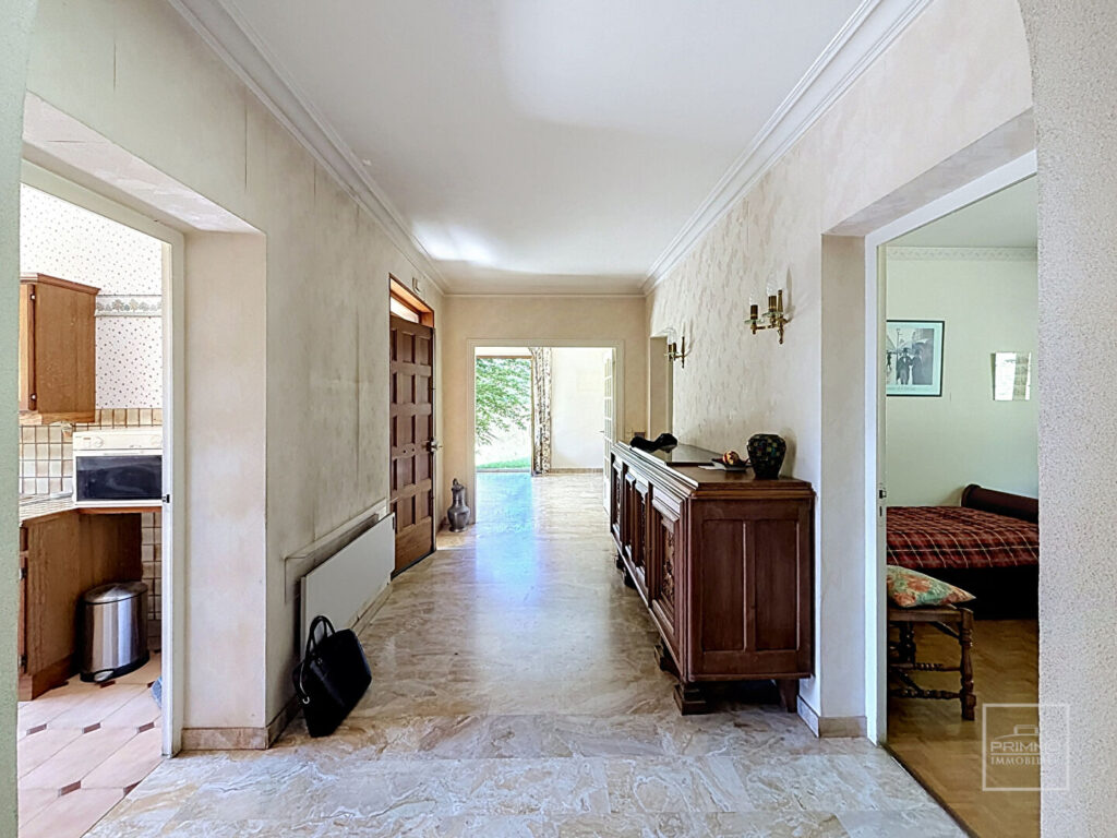 SAINT DIDIER AU MONT D&rsquo;OR, Maison de 182 m² au calme avec beau potentiel
