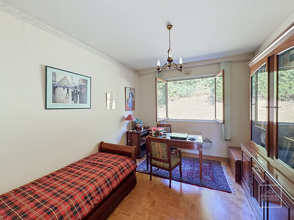 SAINT DIDIER AU MONT D&rsquo;OR, Maison de 182 m² au calme avec beau potentiel