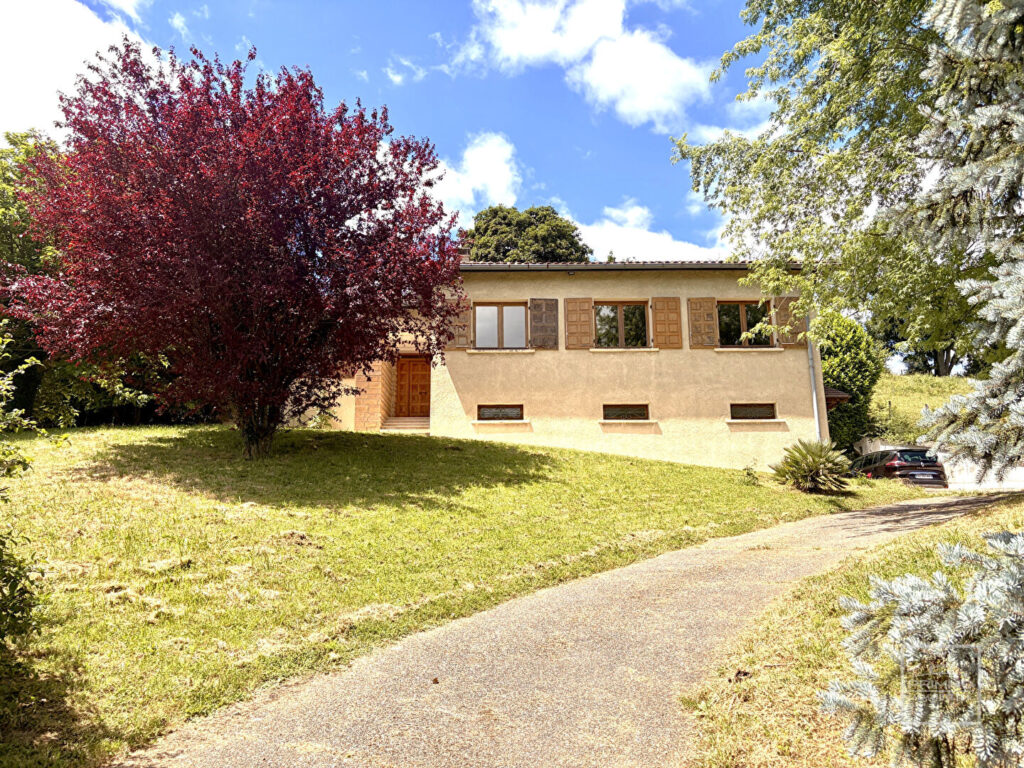 SAINT DIDIER AU MONT D&rsquo;OR, Maison de 182 m² au calme avec beau potentiel