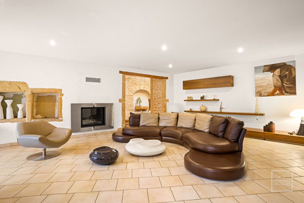 Poleymieux-au-Mont-d’Or – Magnifique maison en pierres dorées