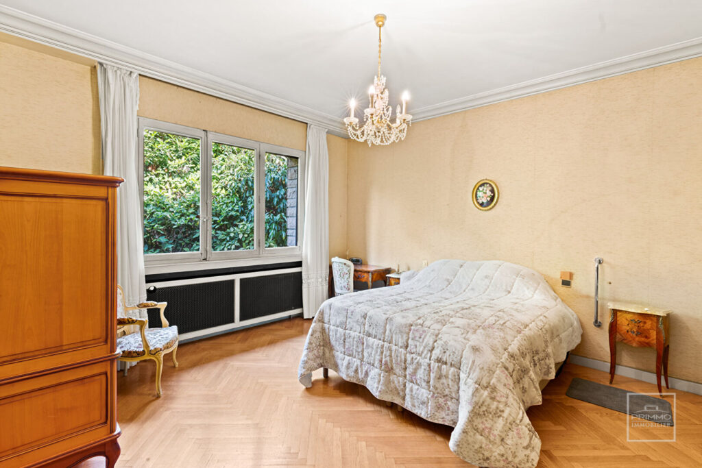 Champagne Au Mont D&rsquo;Or, Maison de 280 m²  de plancher à proximité du centre calme vue