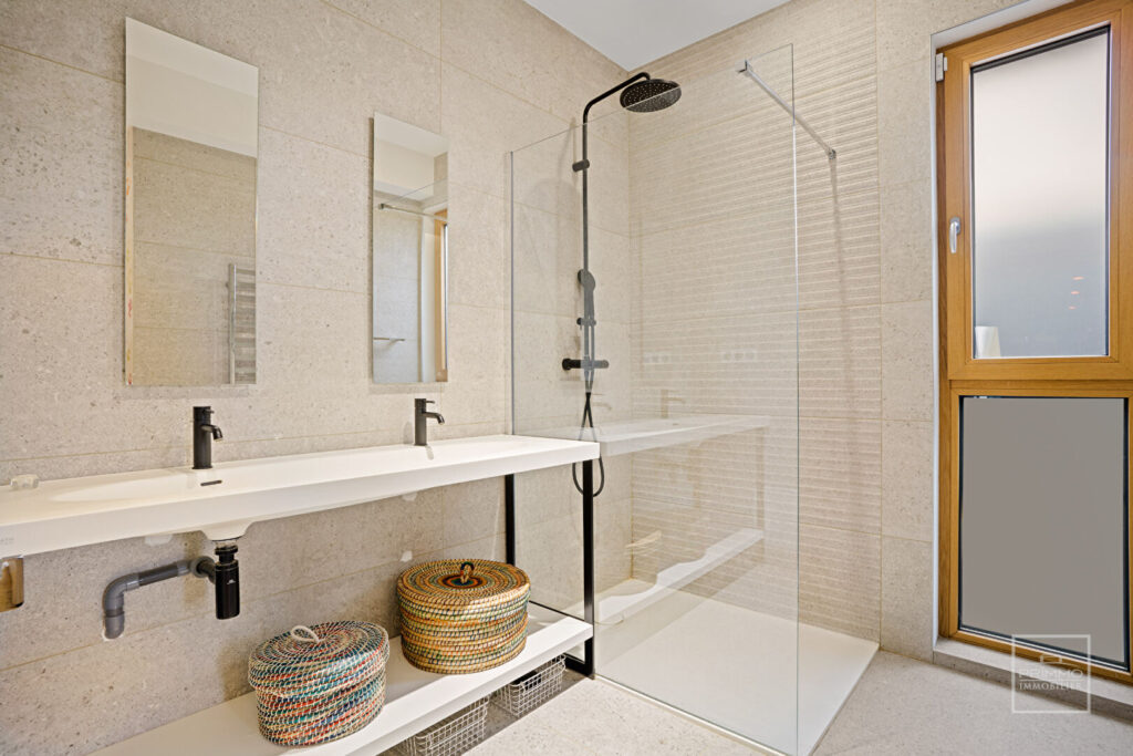 SAINT DIDIER AU MONT D’OR, proche du Village, Maison contemporaine de 2019 DPE A
