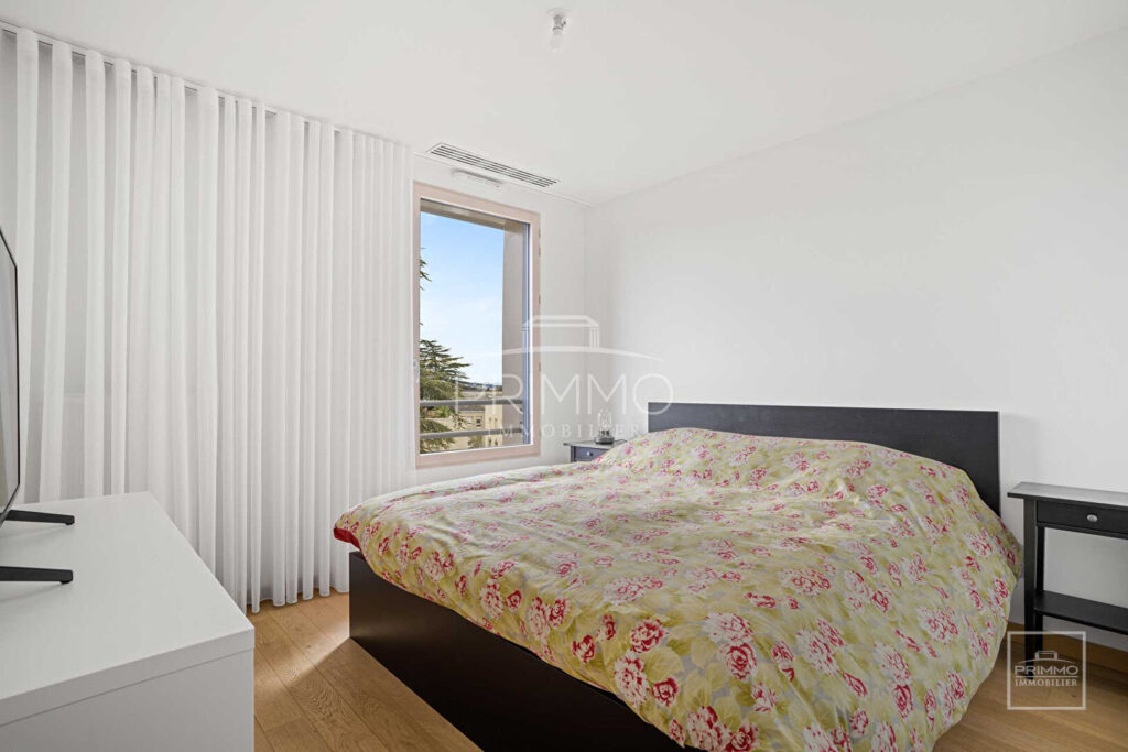 Saint Cyr au Mont d&rsquo;Or, Appartement  T4 de 107m²,  en dernier étage avec terrasse