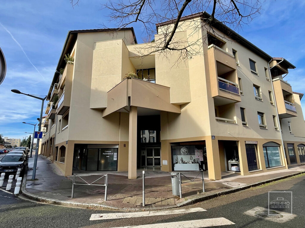 LYON 5, POINT DU JOUR, LOCAL COMMERICAL,108.86m²