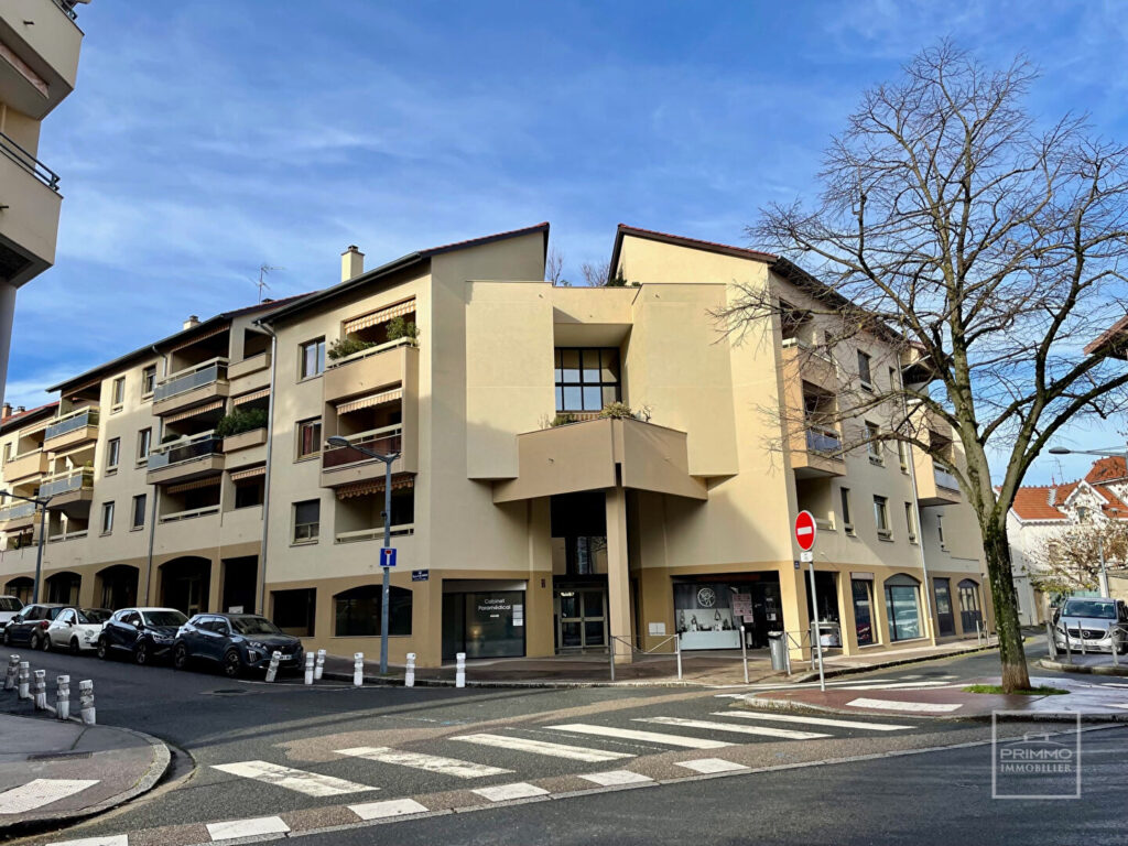 LYON 5, POINT DU JOUR, LOCAL COMMERICAL,108.86m²