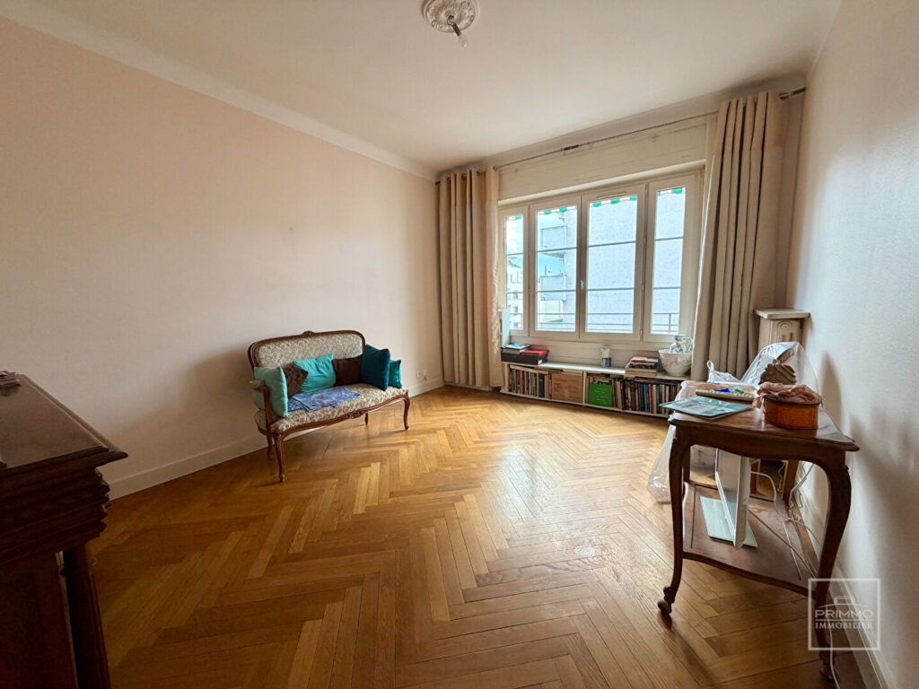 LYON 6, TRIANGLE D&rsquo;OR, 67.09m², ETAGE ELEVE, BALCON