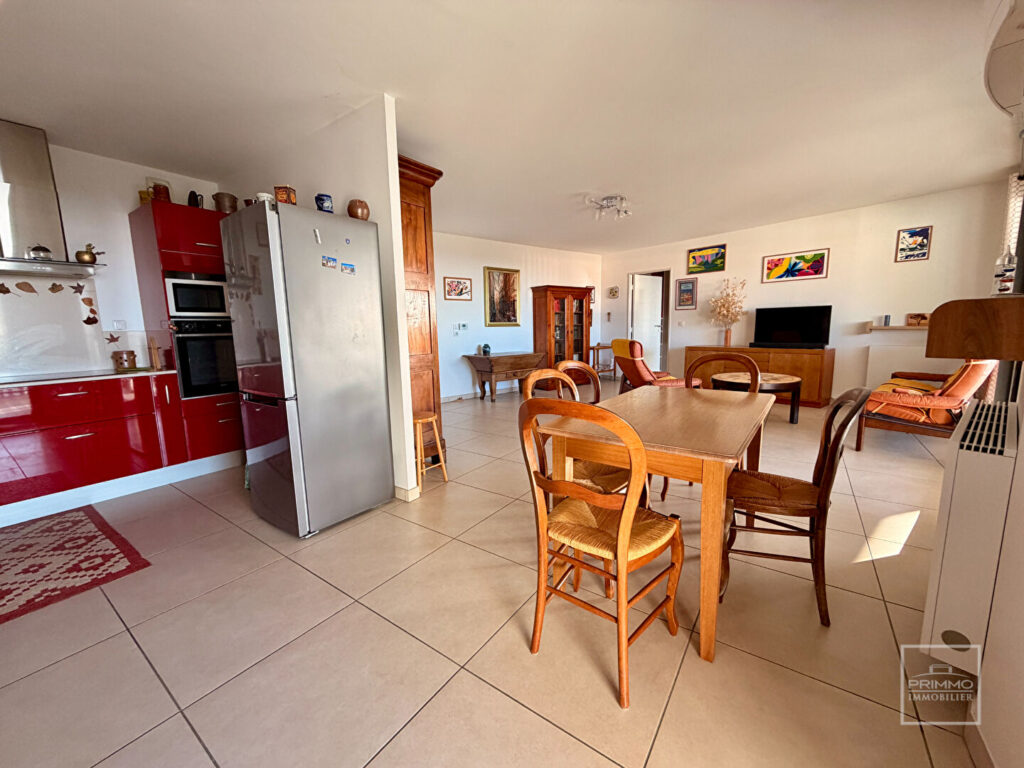 Saint Didier Au Mont D&rsquo;Or en centre Village, Appartement 5 pièces de 113m² avec terrasse