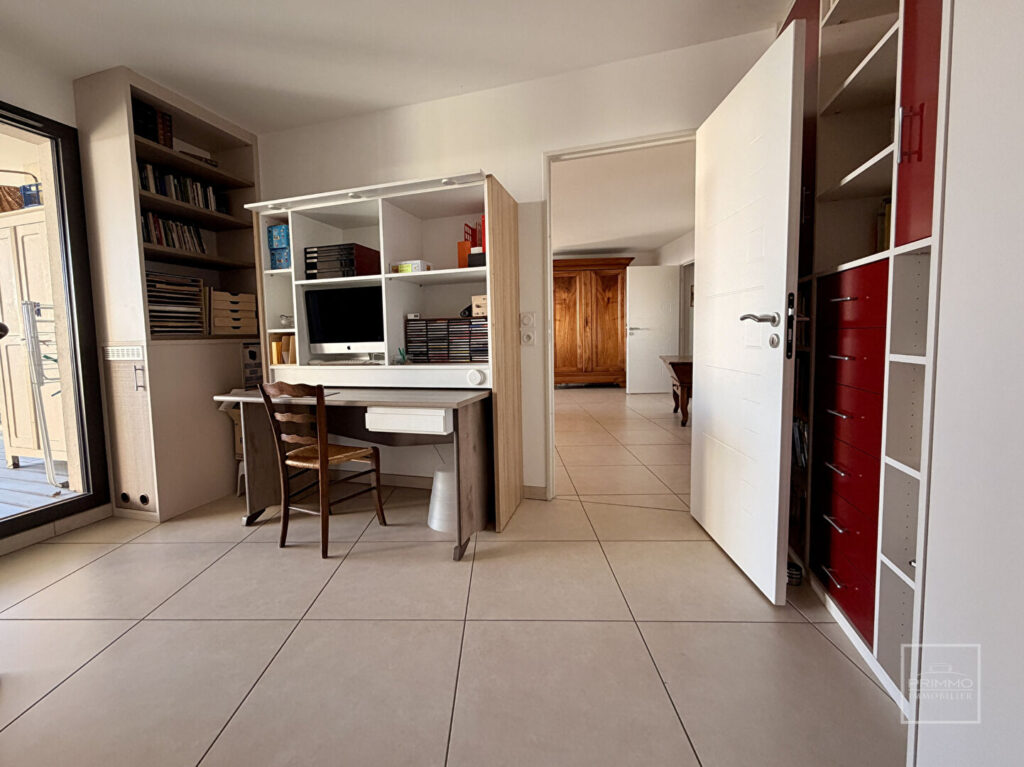 Saint Didier Au Mont D&rsquo;Or en centre Village, Appartement 5 pièces de 113m² avec terrasse