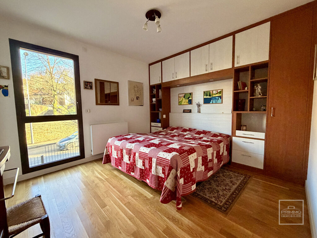 Saint Didier Au Mont D&rsquo;Or en centre Village, Appartement 5 pièces de 113m² avec terrasse