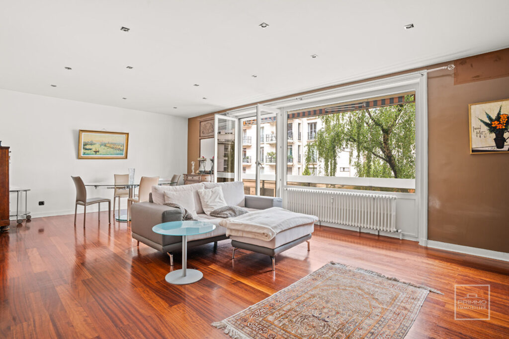 LYON 6, 118.60m²  entièrement climatisé, 2 Balcons, Immeuble PITANCE