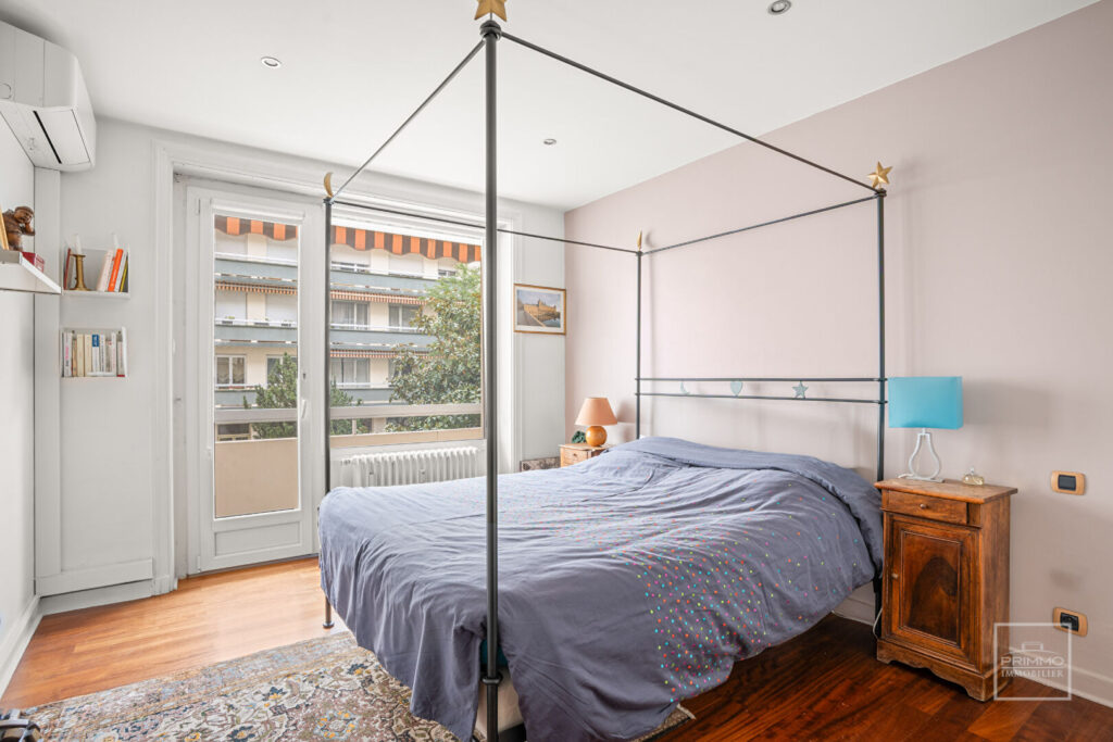 LYON 6, 118.60m²  entièrement climatisé, 2 Balcons, Immeuble PITANCE