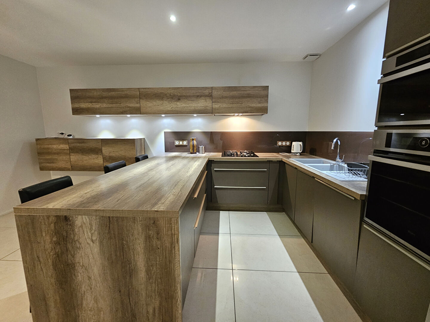 LYON 6ème, prox. parc de la tête d&rsquo;Or – Appartement 3 pièces meublé