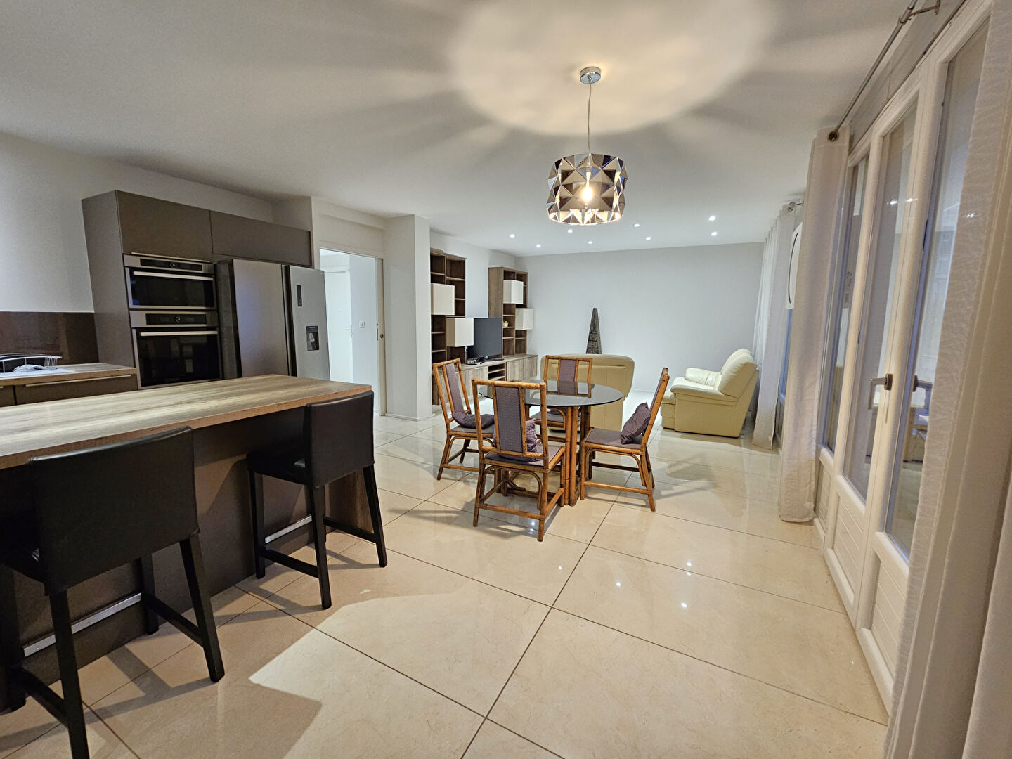 LYON 6ème, prox. parc de la tête d&rsquo;Or – Appartement 3 pièces meublé