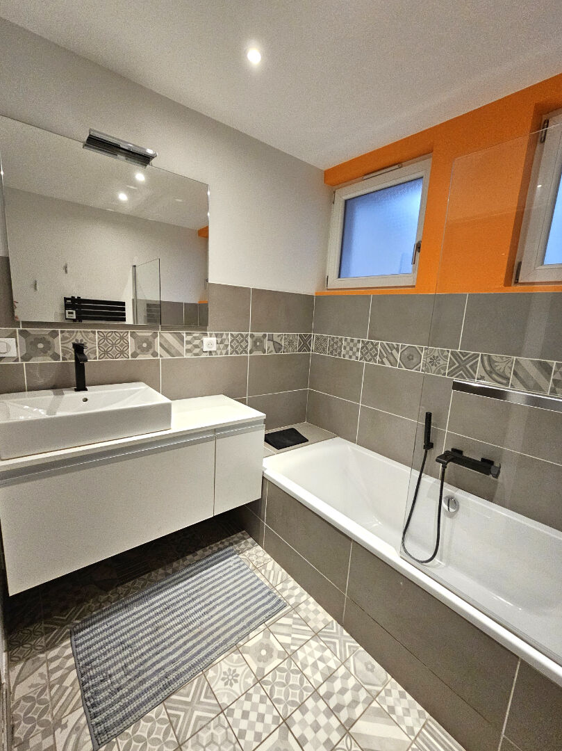 LYON 6ème, prox. parc de la tête d&rsquo;Or – Appartement 3 pièces meublé