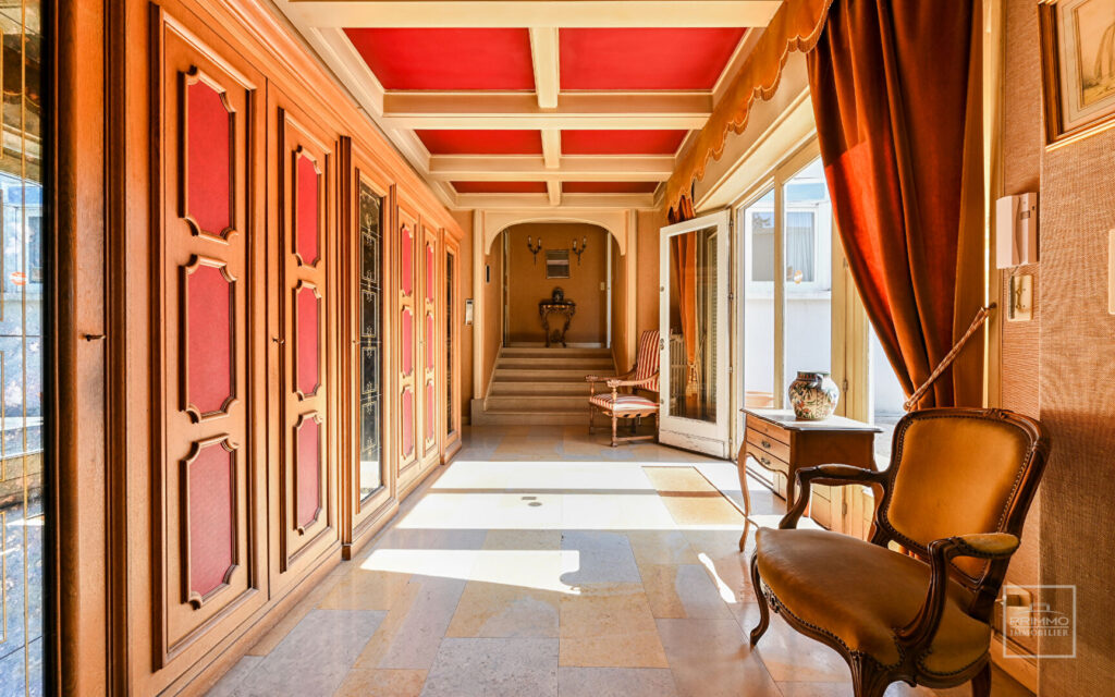 Saint Didier Au Mont D&rsquo;Or,  Maison d&rsquo;Architecte de 210m² sur un terrain plat d&rsquo;environ 3200m²